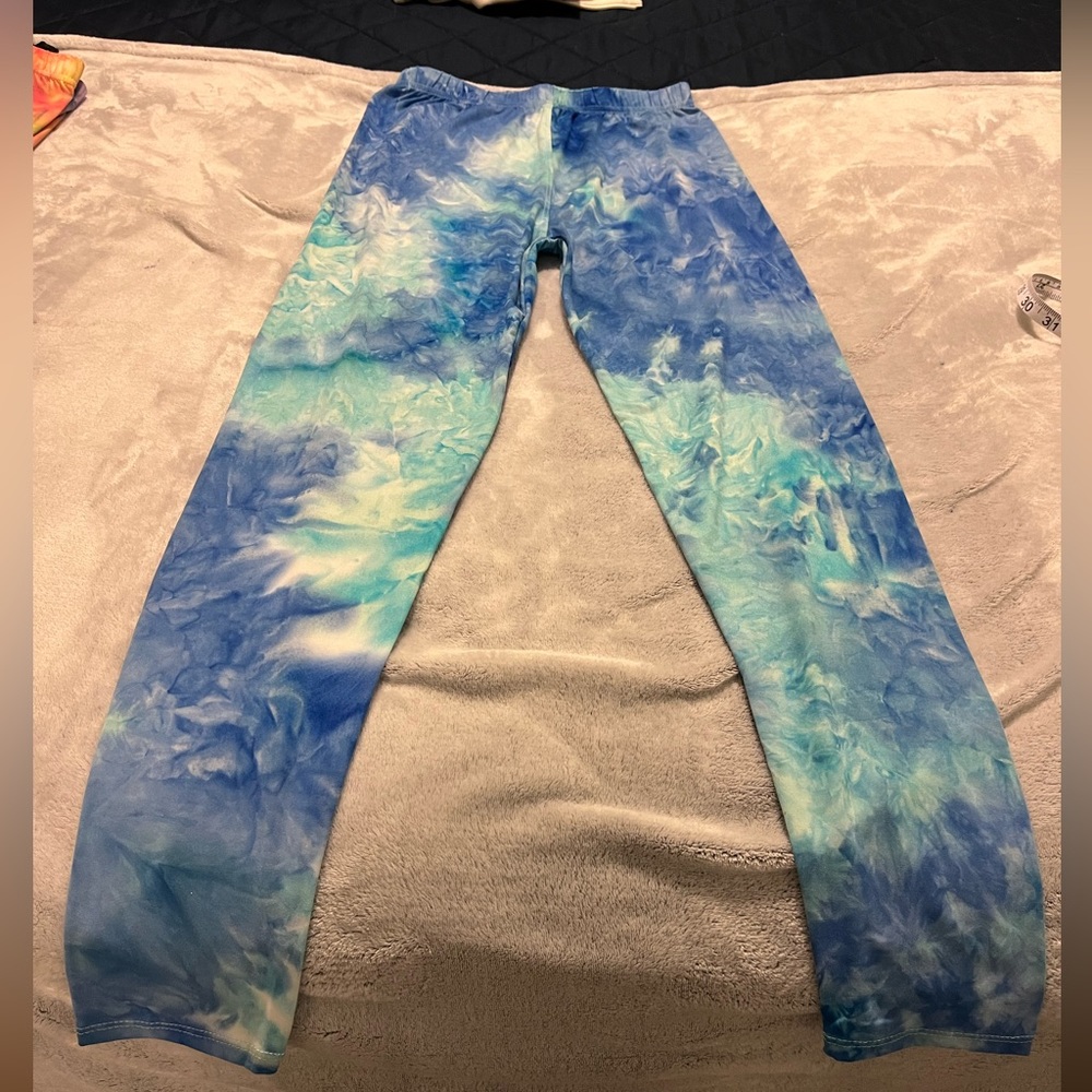***😀3 for $35./NWOT Beautiful coloured & very soft leggings.
